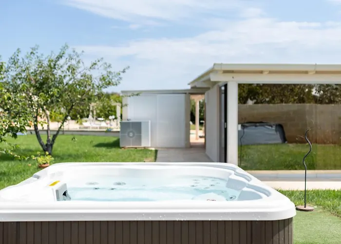 Hasamami Eco Trullo, Luxury オストゥーニ